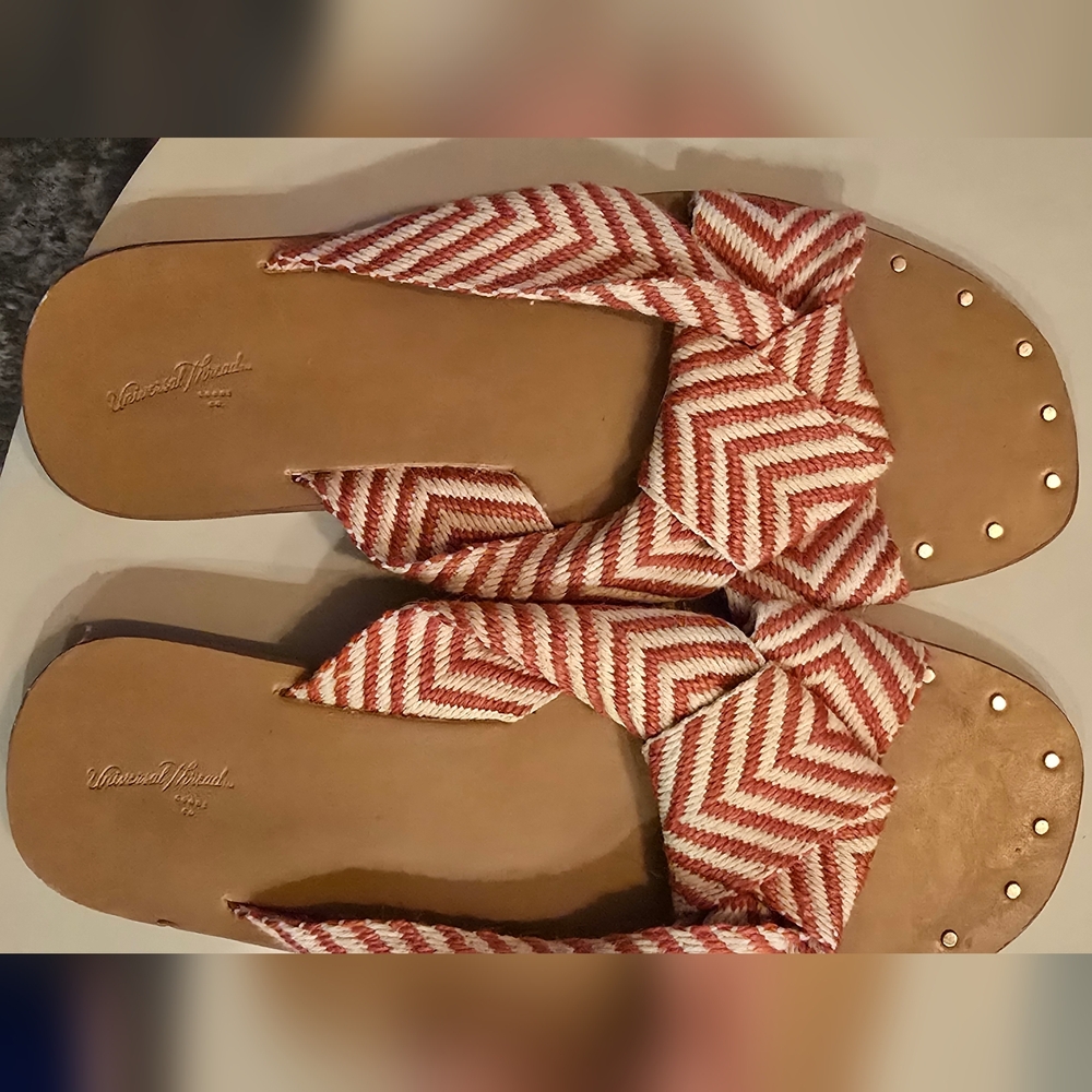 Women's Universal Thread Sandals